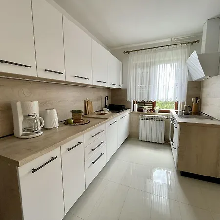 Apartment Voll Ausgestattetes In Mit Herrlicher Terrasse Zum Geniessen Rovinj