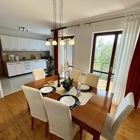 Voll Ausgestattetes In Mit Herrlicher Terrasse Zum Geniessen * Rovinj
