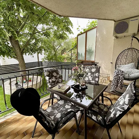 Voll Ausgestattetes In Mit Herrlicher Terrasse Zum Geniessen * Rovinj