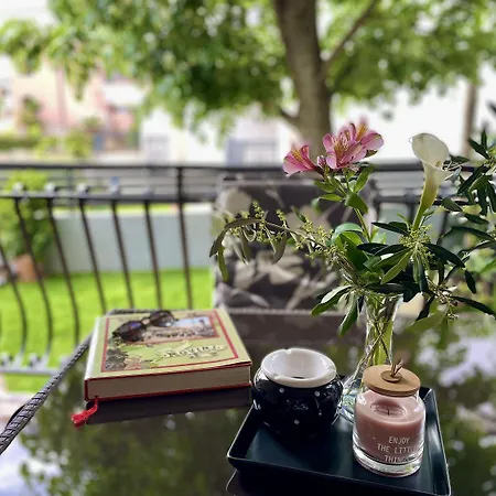 Voll Ausgestattetes In Mit Herrlicher Terrasse Zum Geniessen *